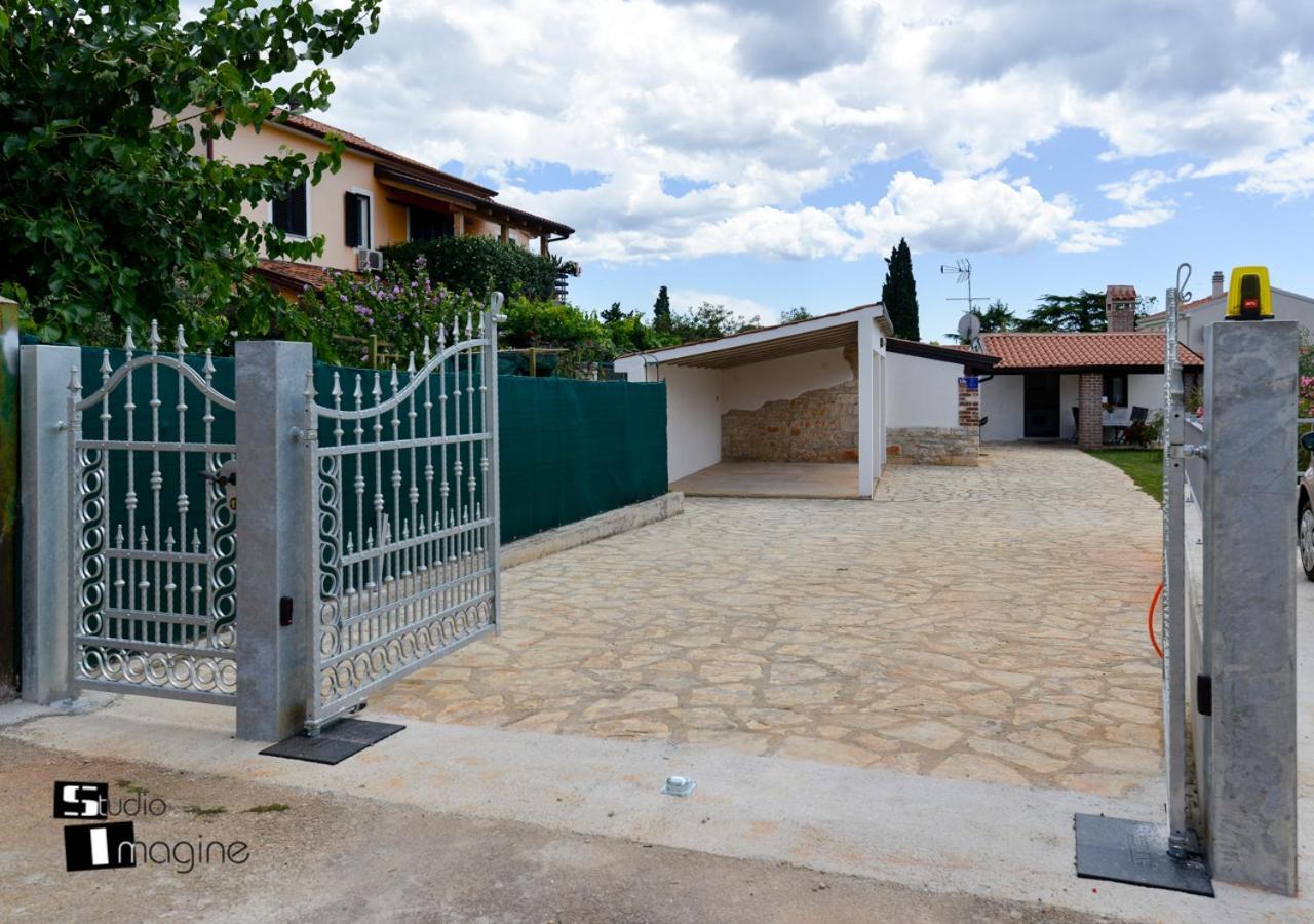 Charming Stone Cottage By The Sea Umag Luaran gambar