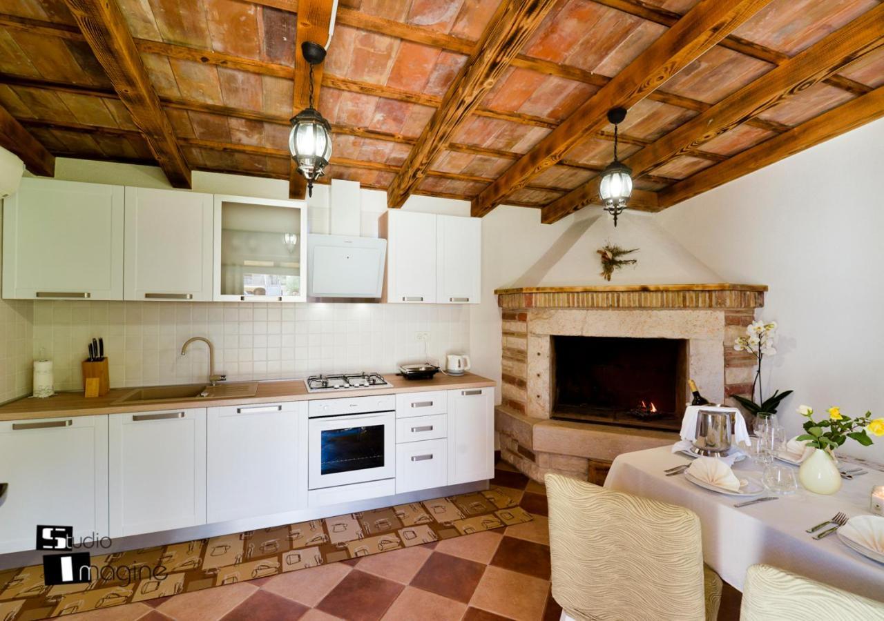 Charming Stone Cottage By The Sea Umag Luaran gambar