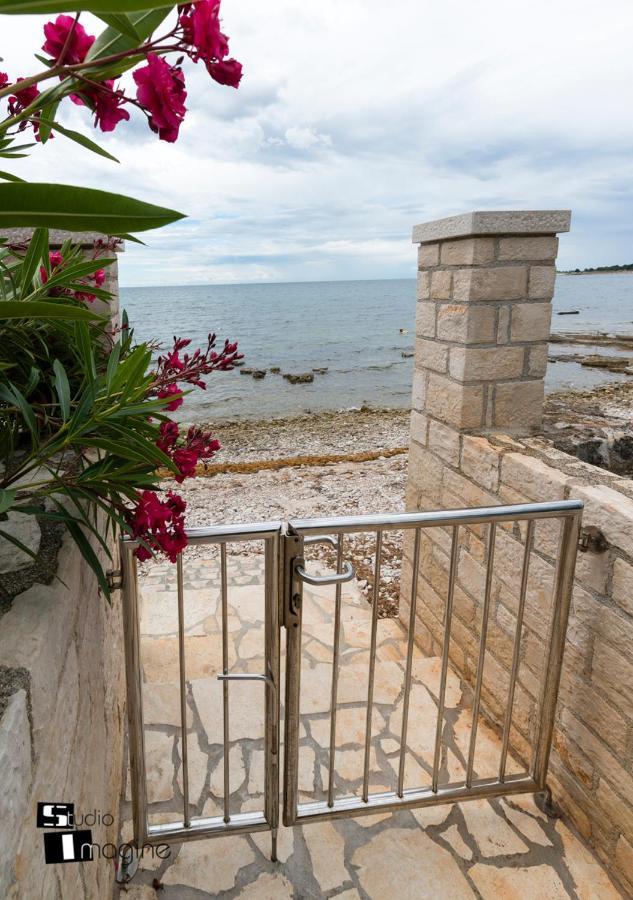 Charming Stone Cottage By The Sea Umag Luaran gambar