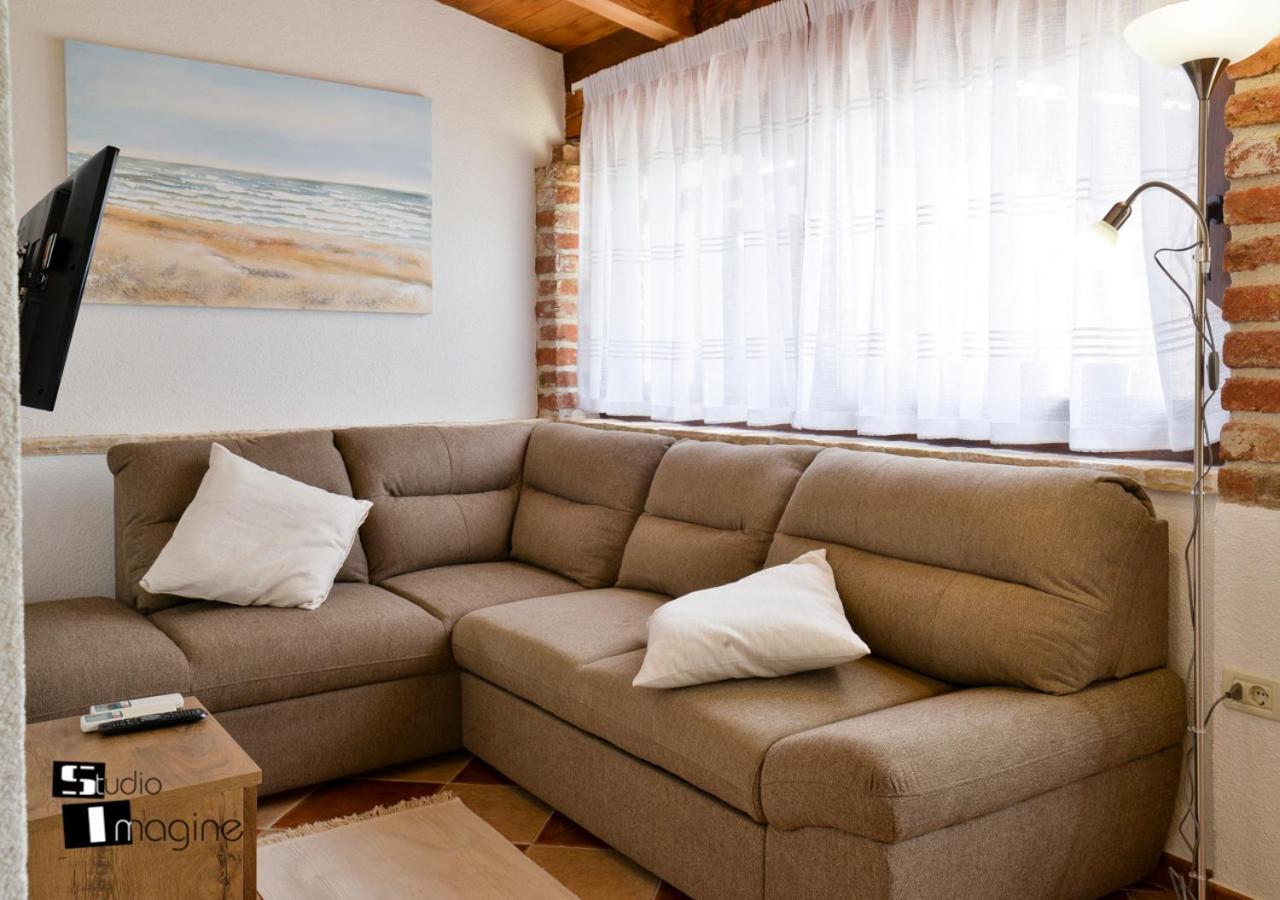Charming Stone Cottage By The Sea Umag Luaran gambar