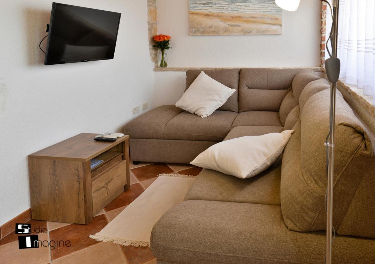 Charming Stone Cottage By The Sea Umag Luaran gambar